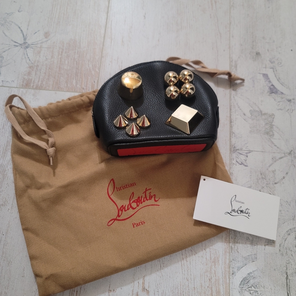 NWT Christian Louboutin Carasky oversize stud case